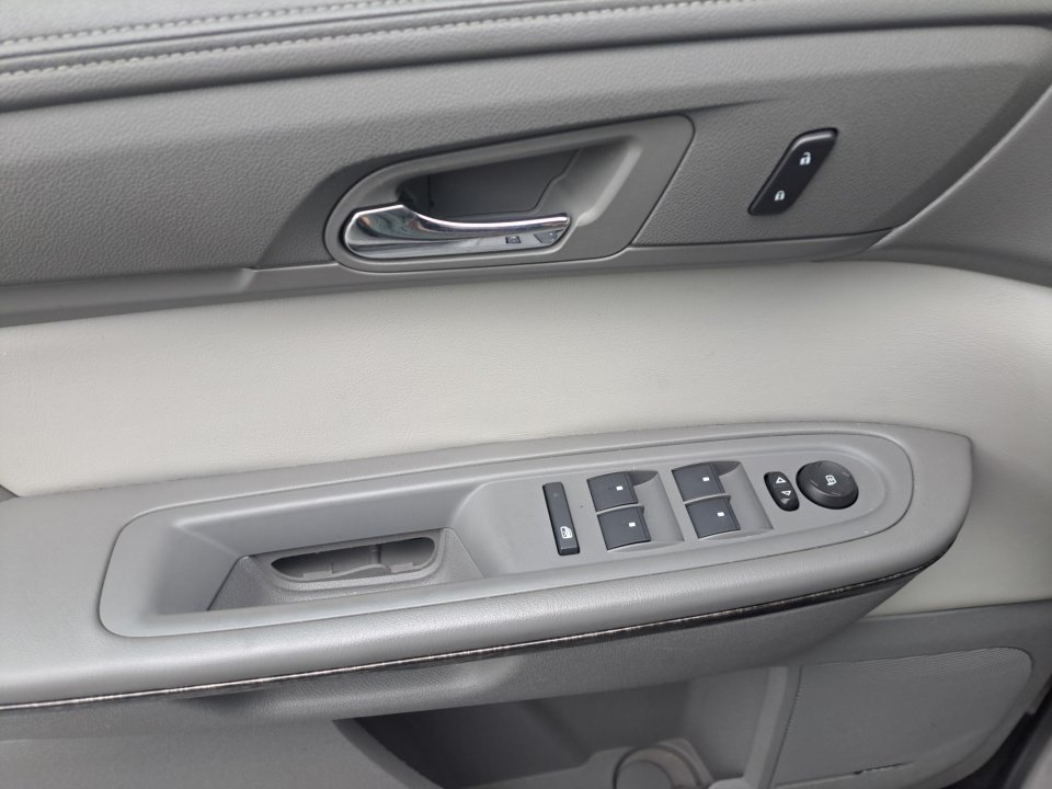 Used 2015 GMC Acadia SLT FWD image 31