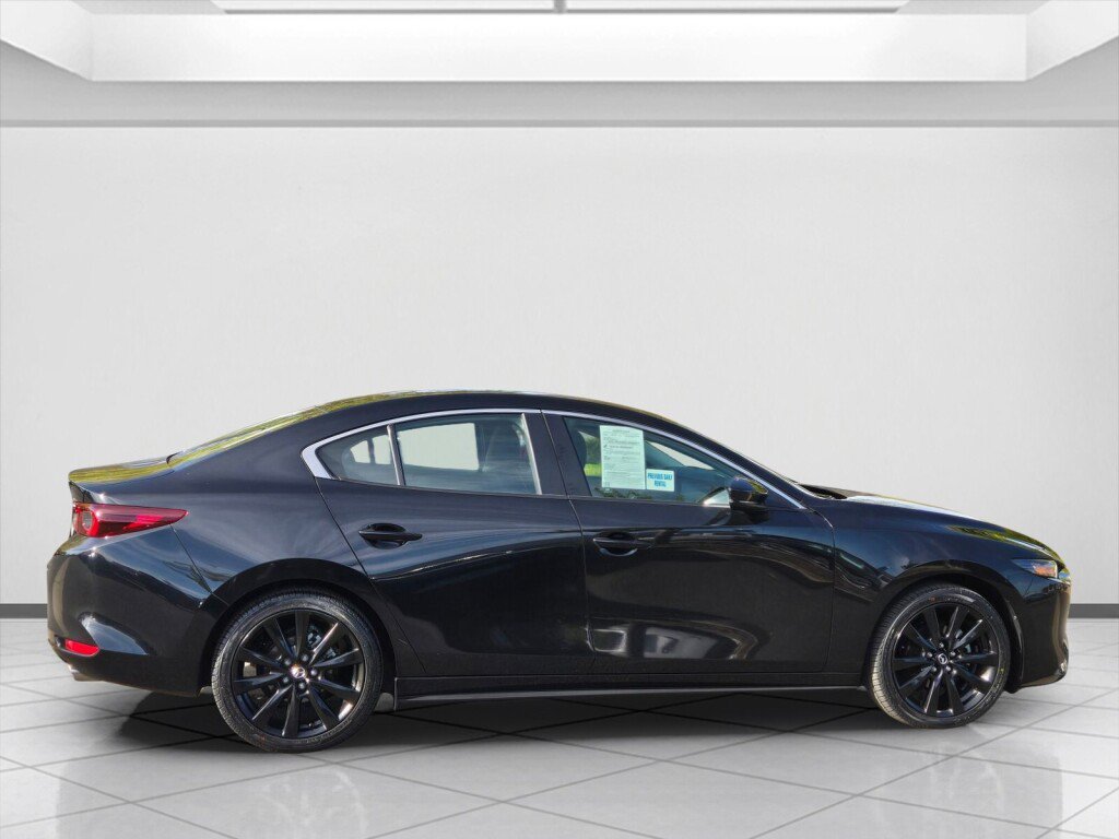 Used 2024 MAZDA MAZDA3 s FWD image 4