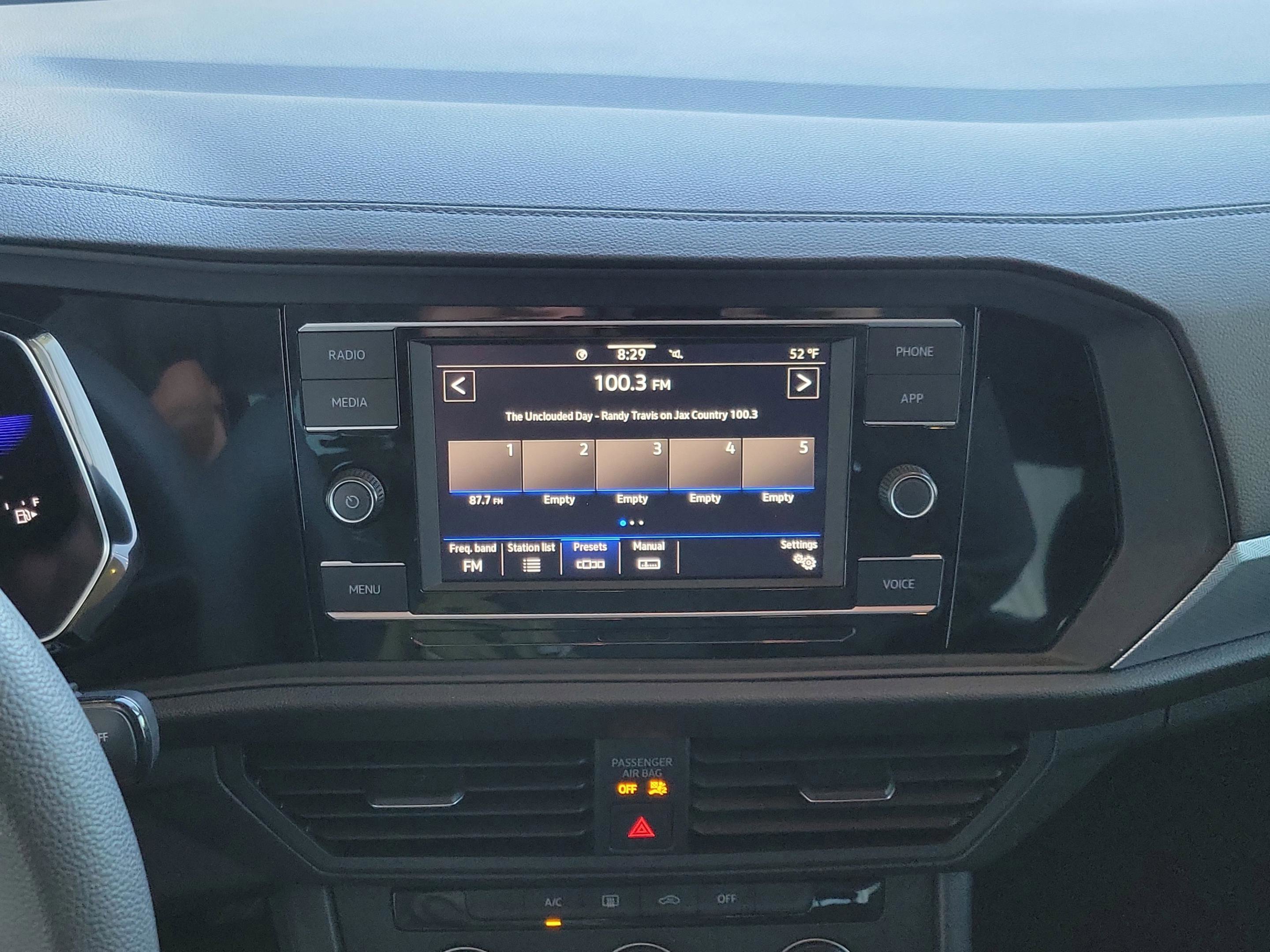 Used 2022 Volkswagen Jetta Sport image 13