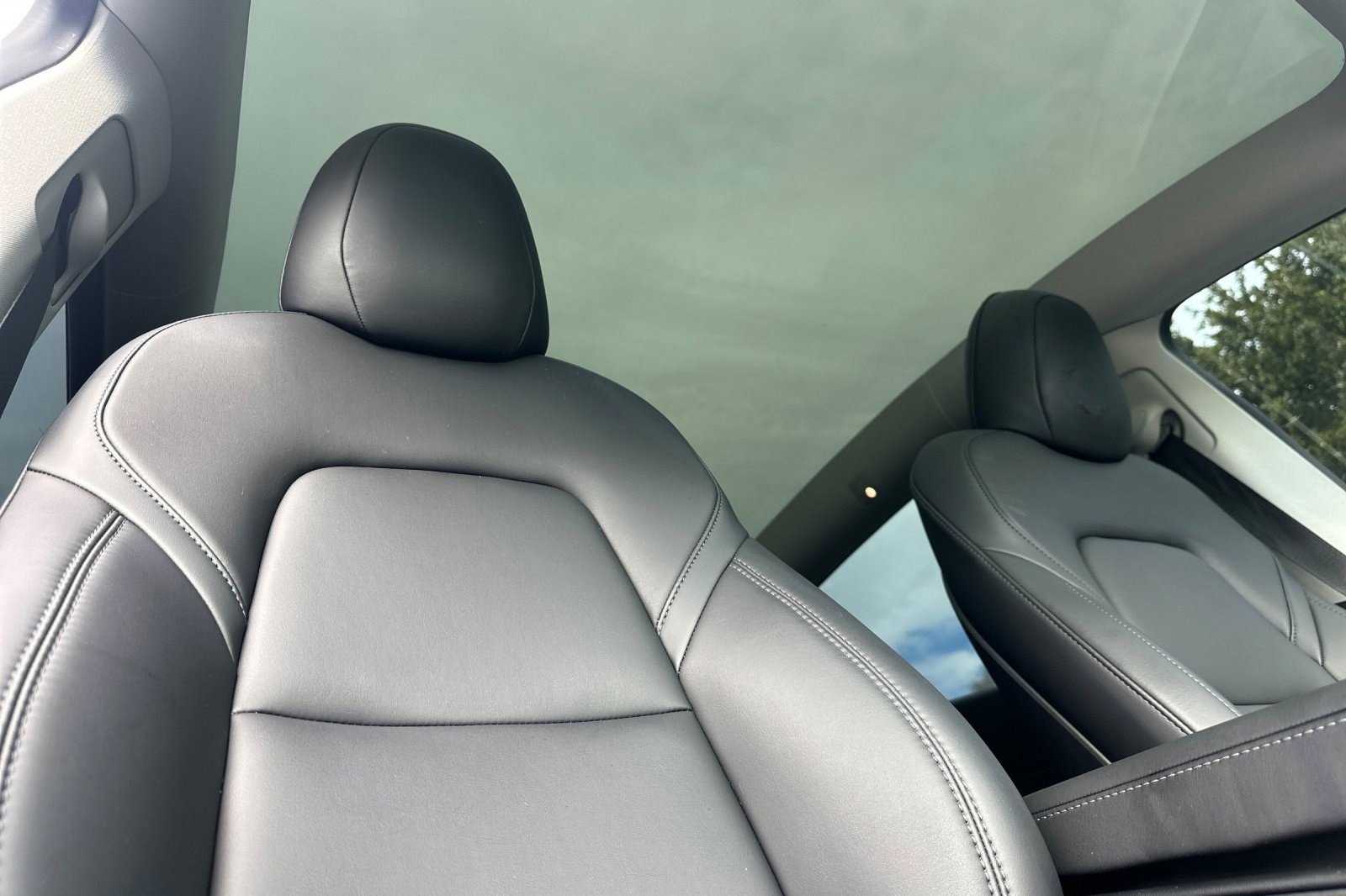 Used 2022 Tesla Model Y Long Range image 21