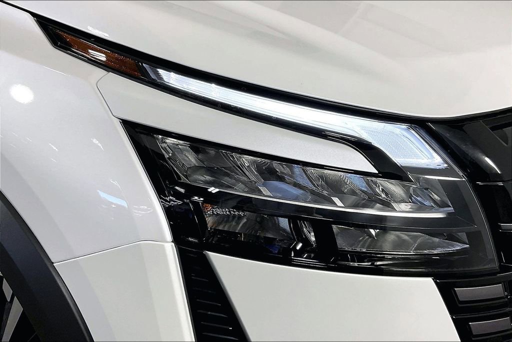 New 2026 Nissan Pathfinder Platinum w/ Cargo Package AWD/4WD image 35