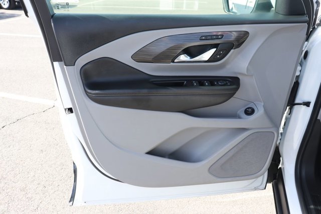 Used 2023 GMC Terrain SLT image 9