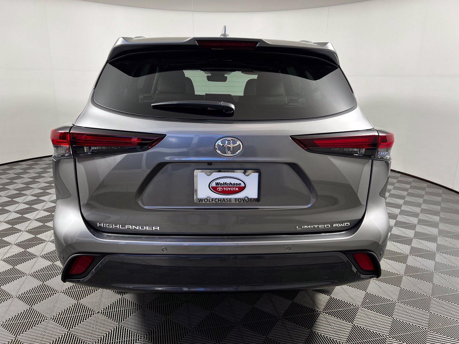 Used 2026 Toyota Highlander Limited AWD/4WD image 6