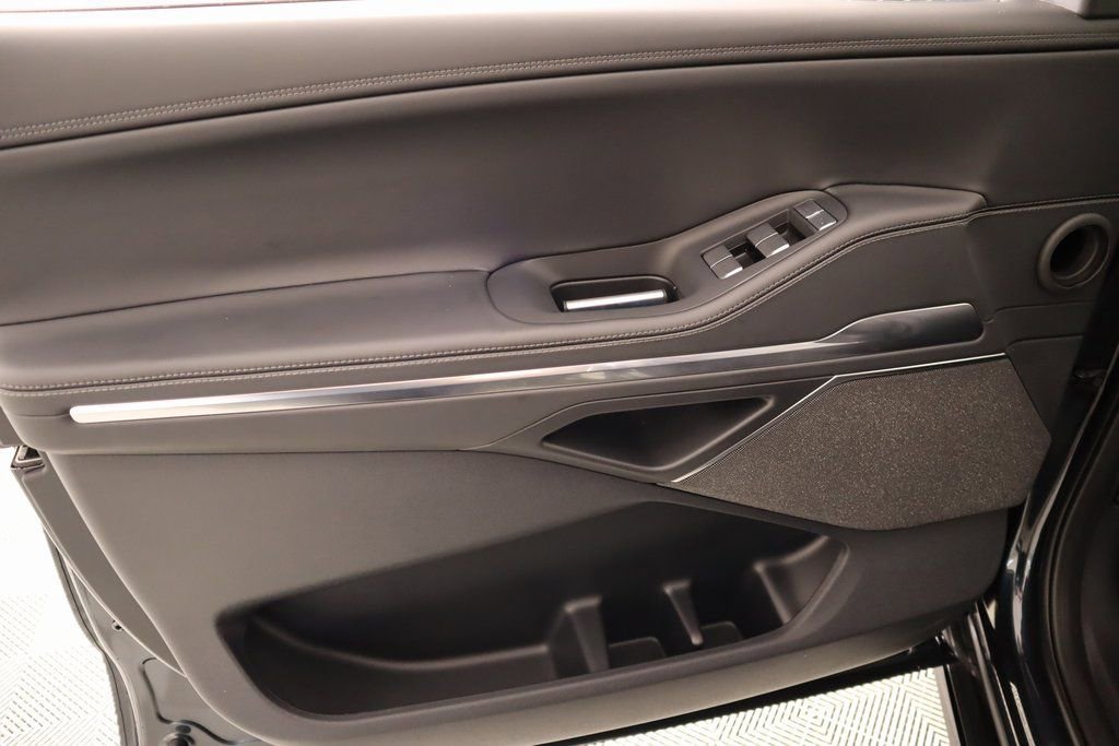 New 2025 Lincoln Navigator Reserve image 17