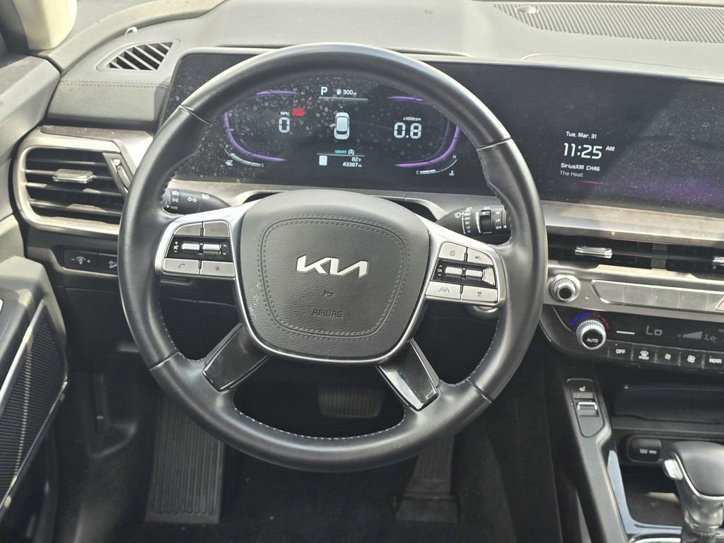 Used 2025 Kia Telluride S AWD/4WD image 16
