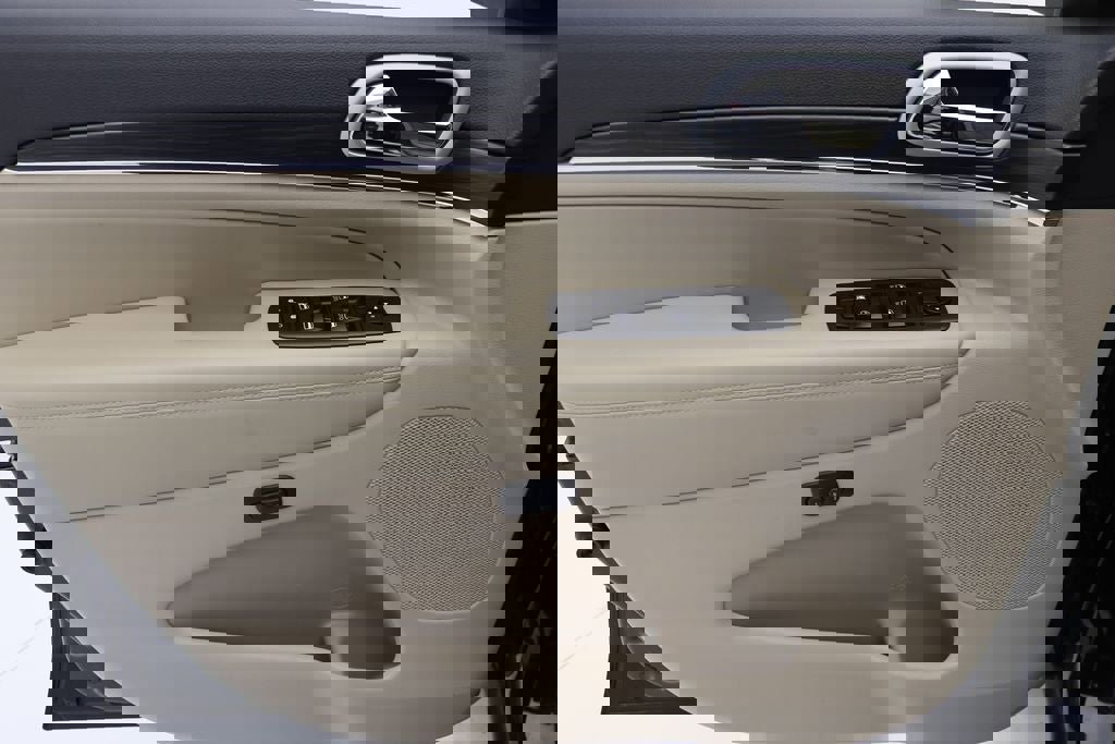 Used 2021 Jeep Grand Cherokee Limited w/ Premium Lighting Group image 16