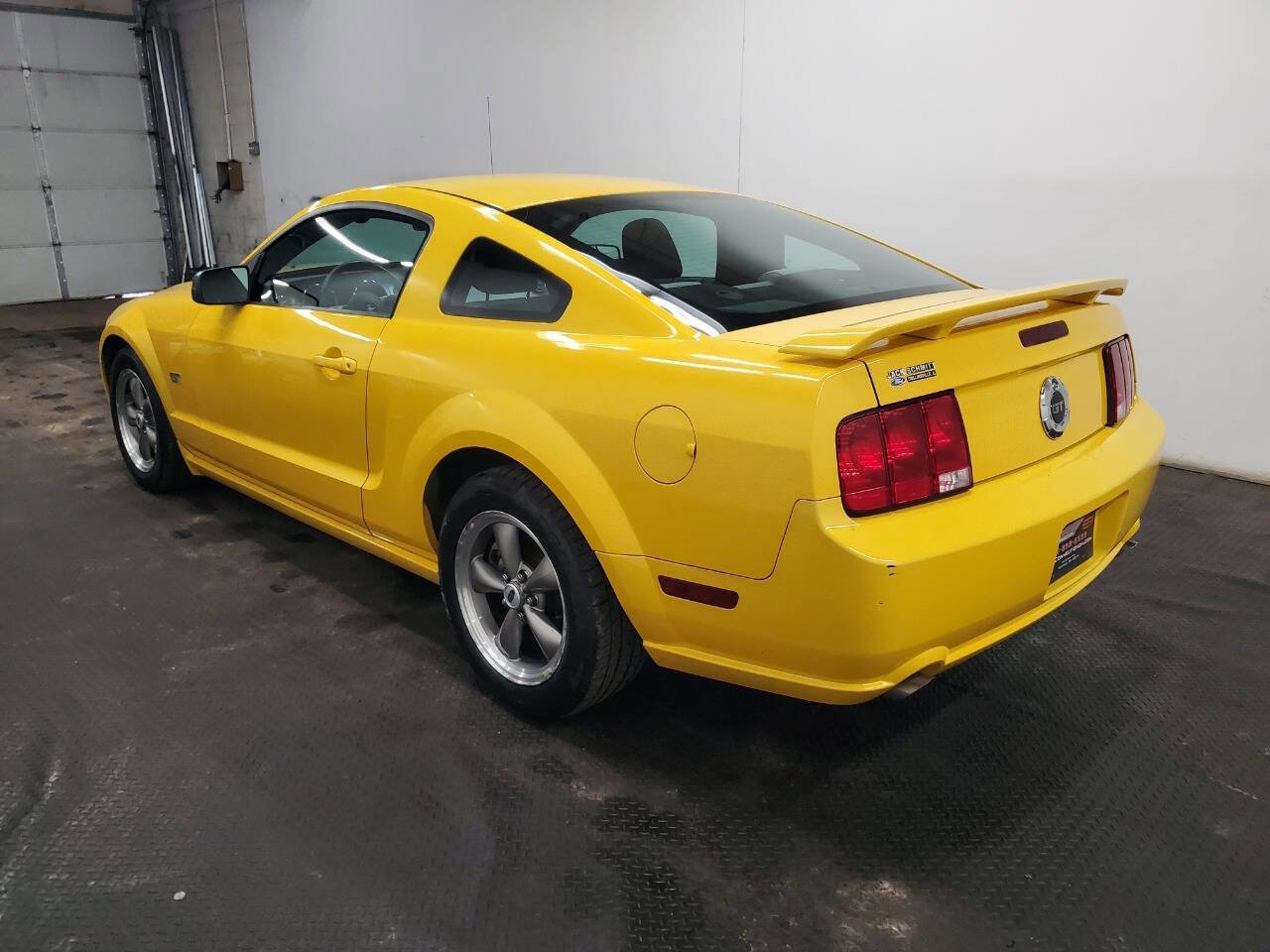 Used 2005 Ford Mustang GT Premium image 5