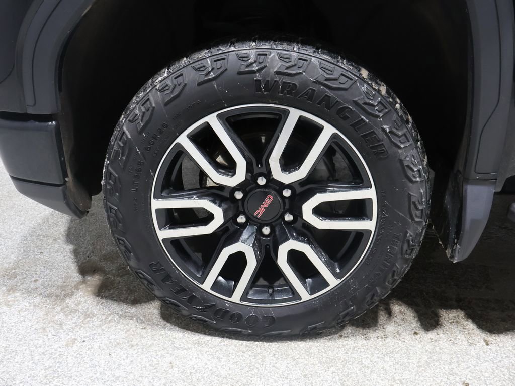 Used 2024 GMC Sierra 1500 AT4 w/ Technology Package image 10
