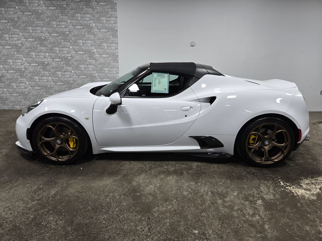 Used 2018 Alfa Romeo 4C Spider RWD image 3