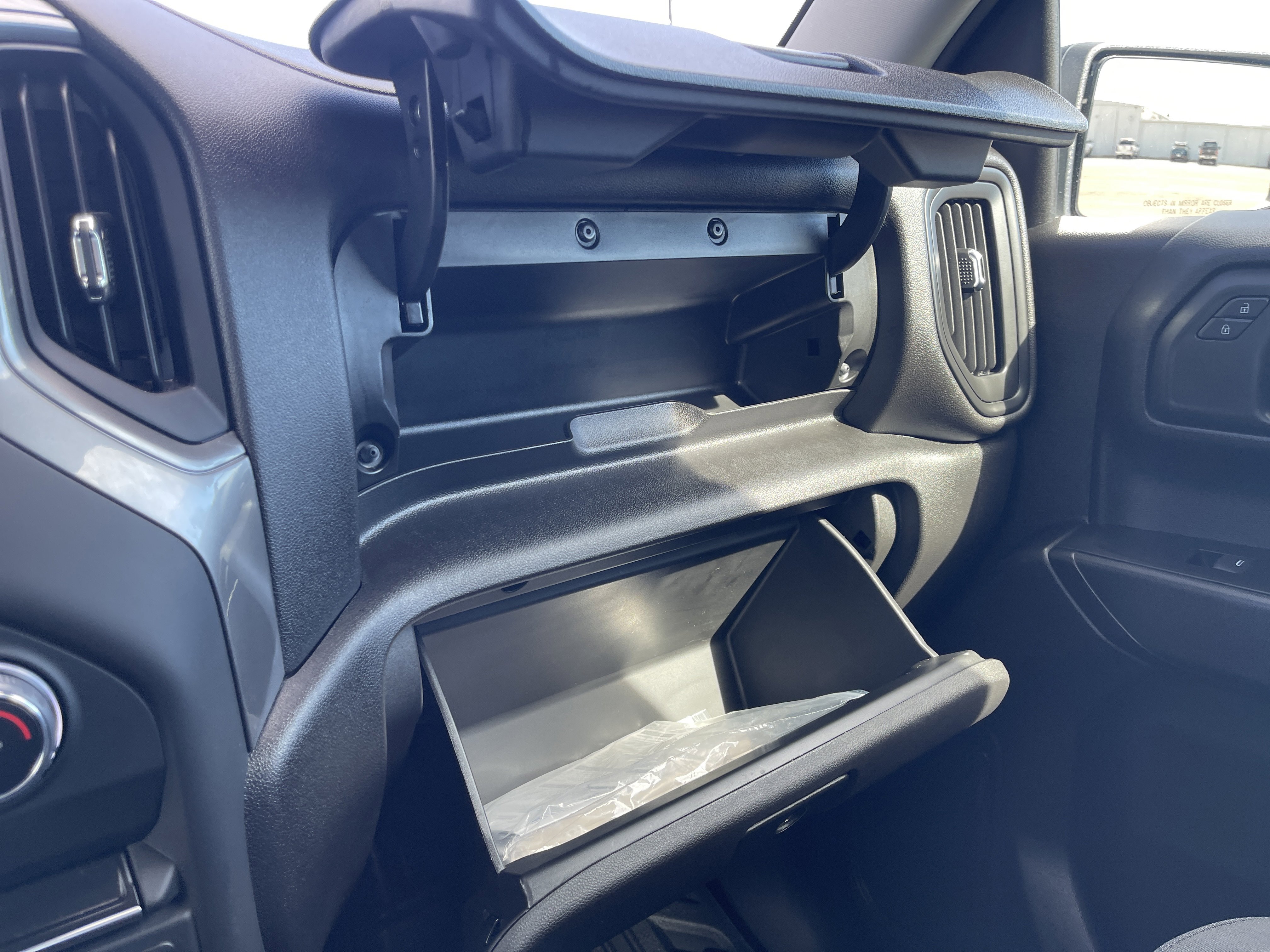 Used 2025 Chevrolet Silverado 1500 W/T w/ WT Value Package image 31