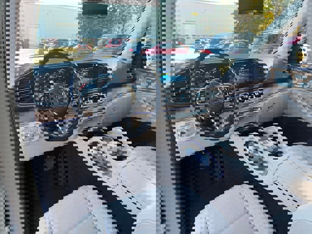 Used 2022 Mercedes-Benz GLE 350 4MATIC w/ Premium Package image 14