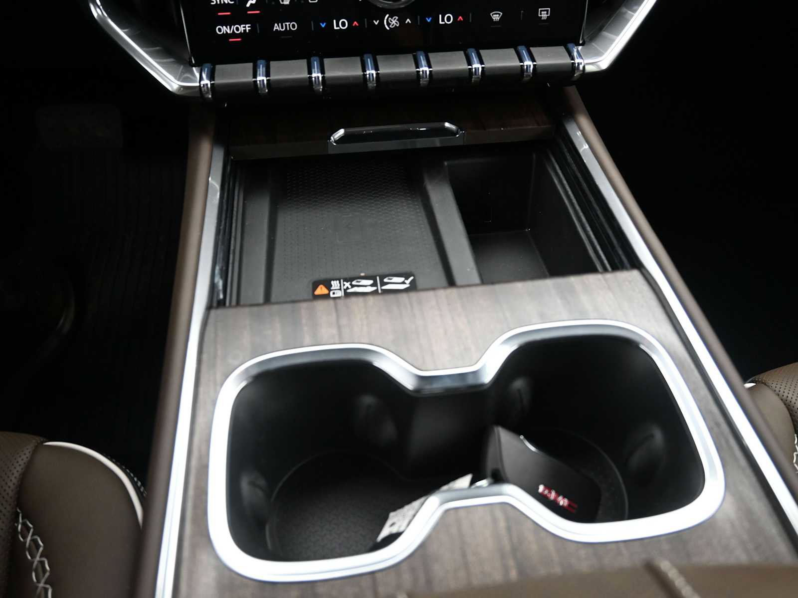 New 2026 GMC Acadia Denali Ultimate w/ LPO, Floor Liner Package image 22