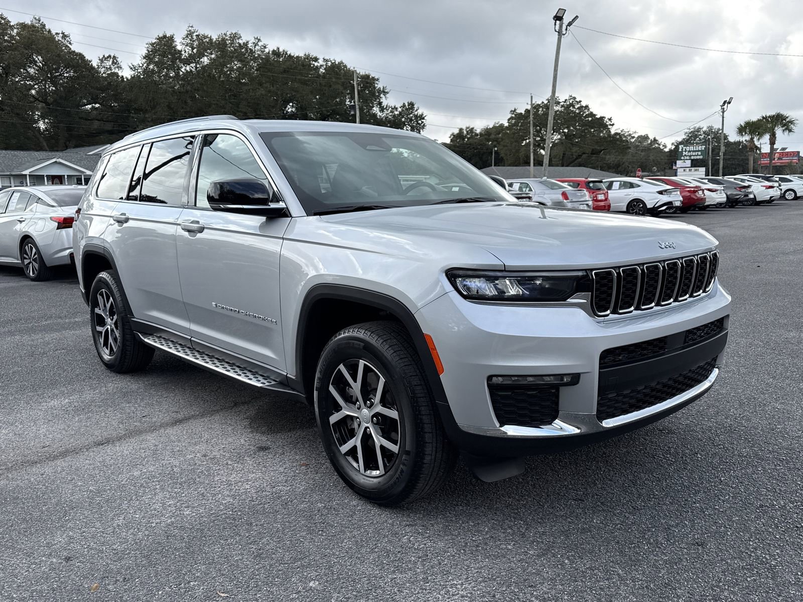 Used 2025 Jeep Grand Cherokee L Limited w/ Trailer Tow Package image 7
