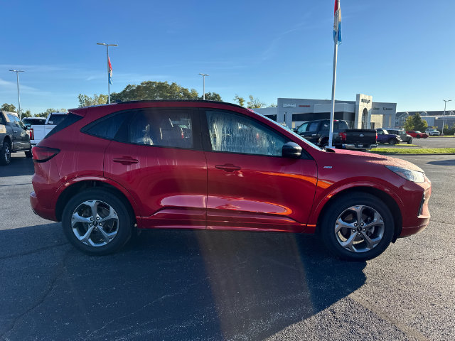 Certified 2024 Ford Escape ST-Line w/ Tech Pack #1 AWD/4WD image 8