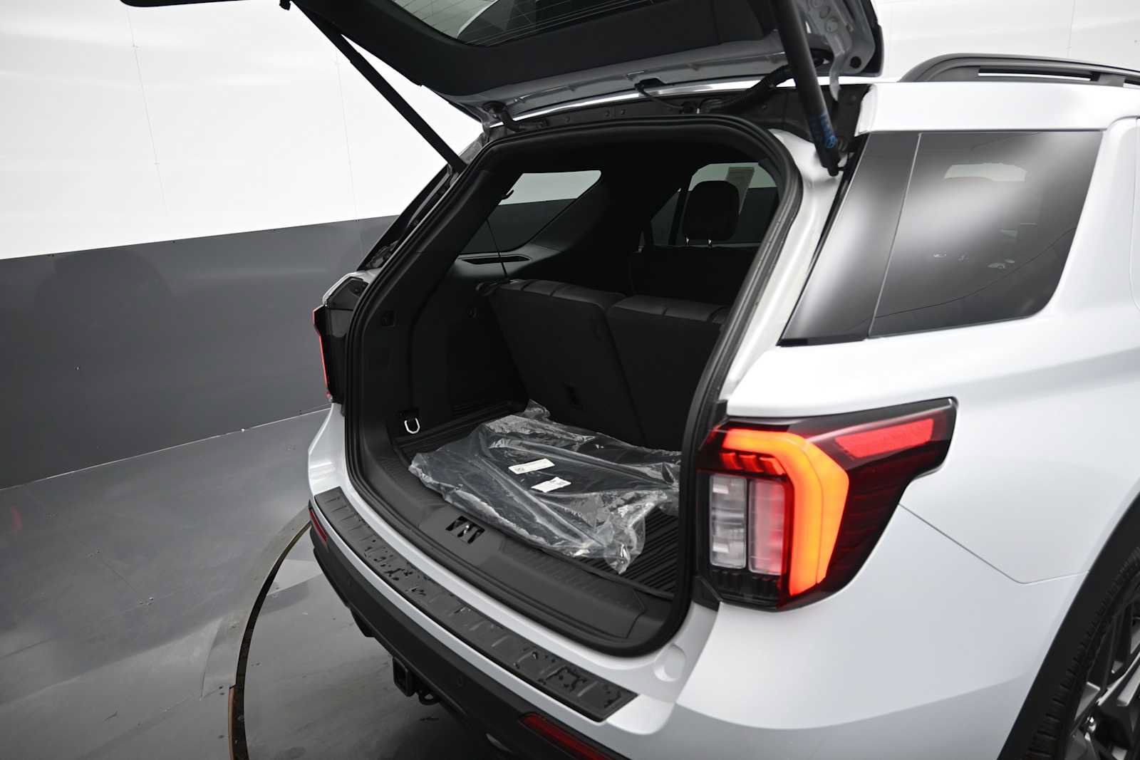 New 2026 Ford Explorer ST w/ Sun And Sound Package AWD/4WD image 13
