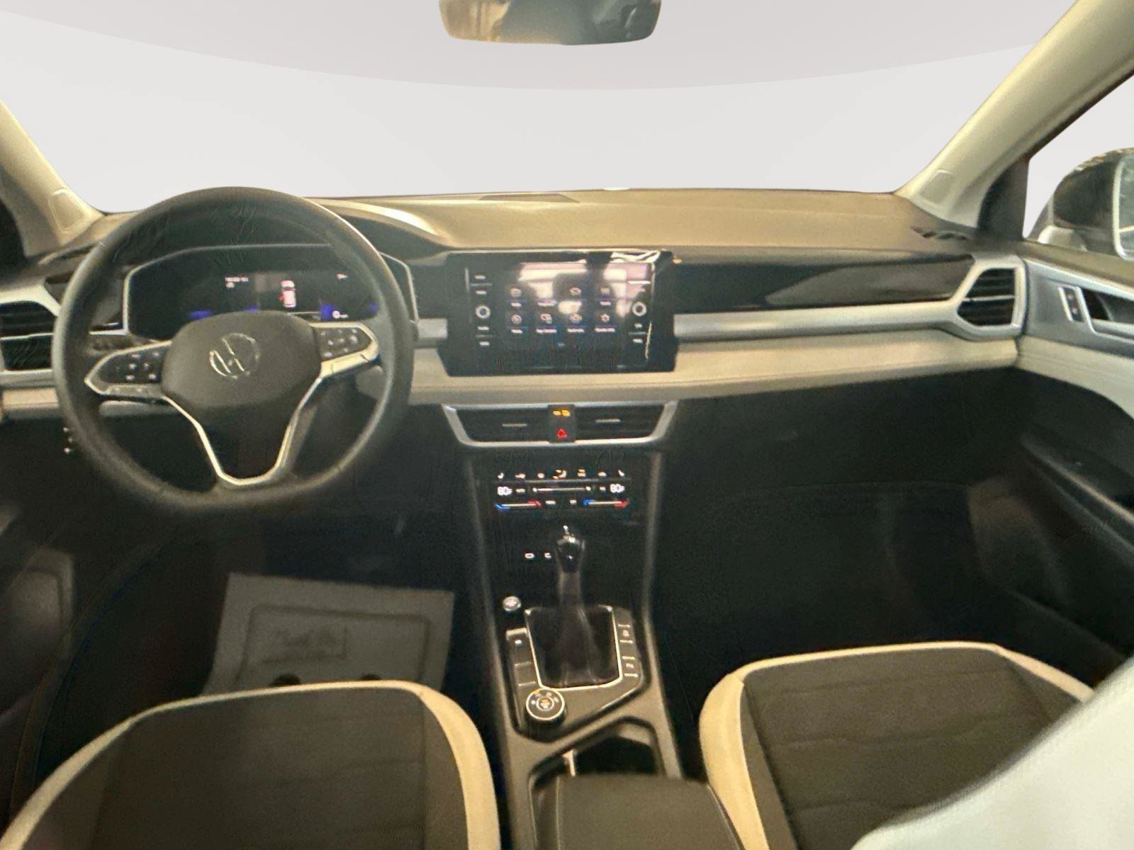 New 2026 Volkswagen Taos SE AWD/4WD image 16