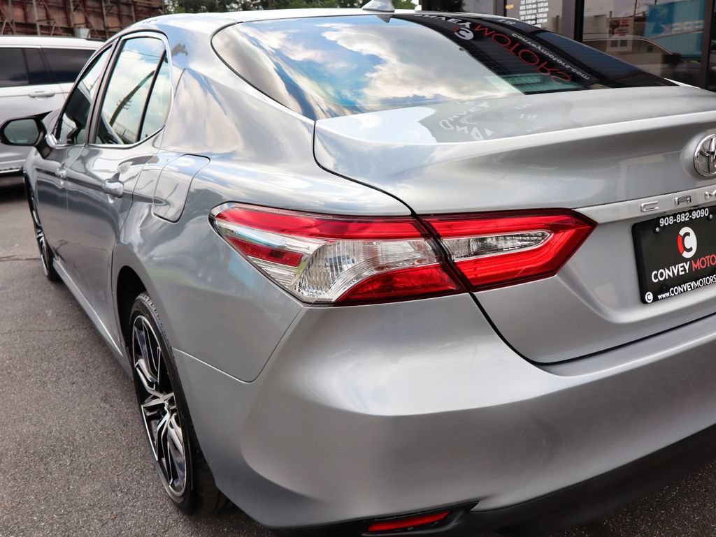 Used 2020 Toyota Camry LE FWD image 12
