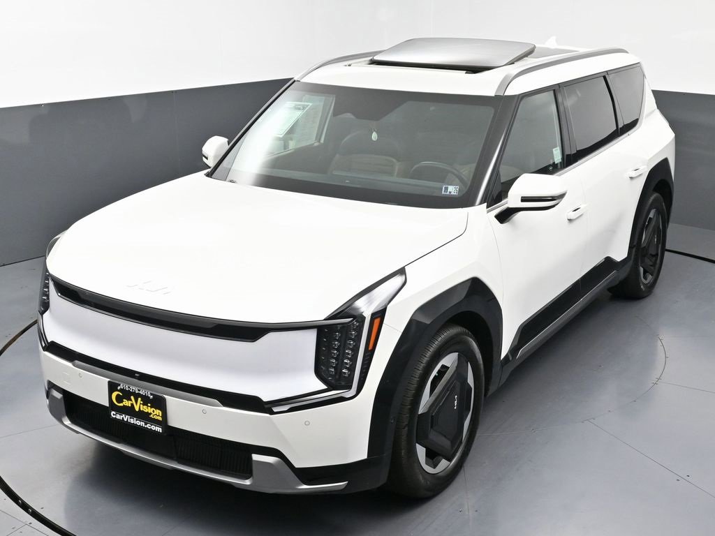 Used 2024 Kia EV9 Land image 46
