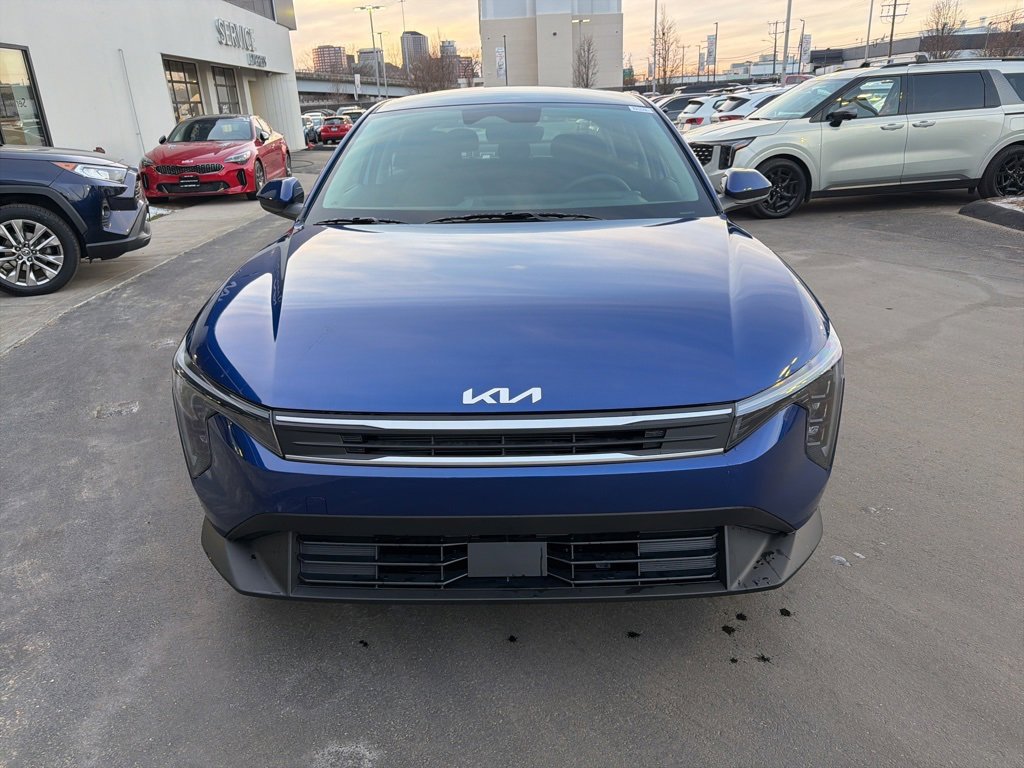 New 2025 Kia K4 LXS image 3