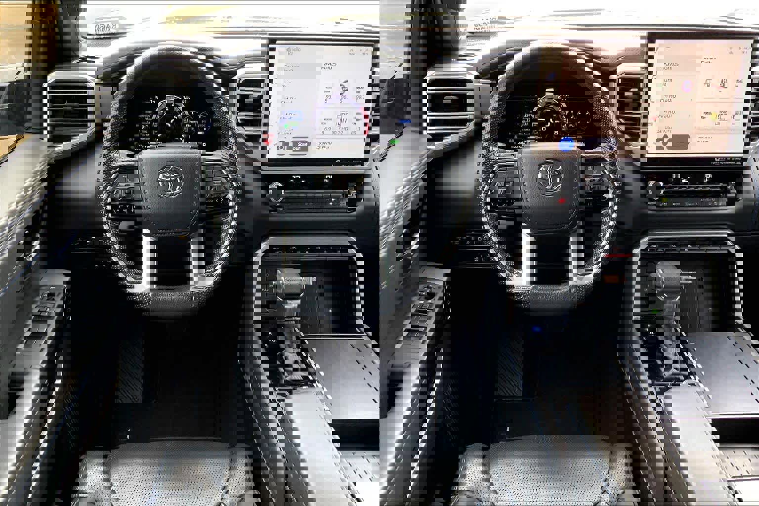 Used 2024 Toyota Tundra Platinum image 6