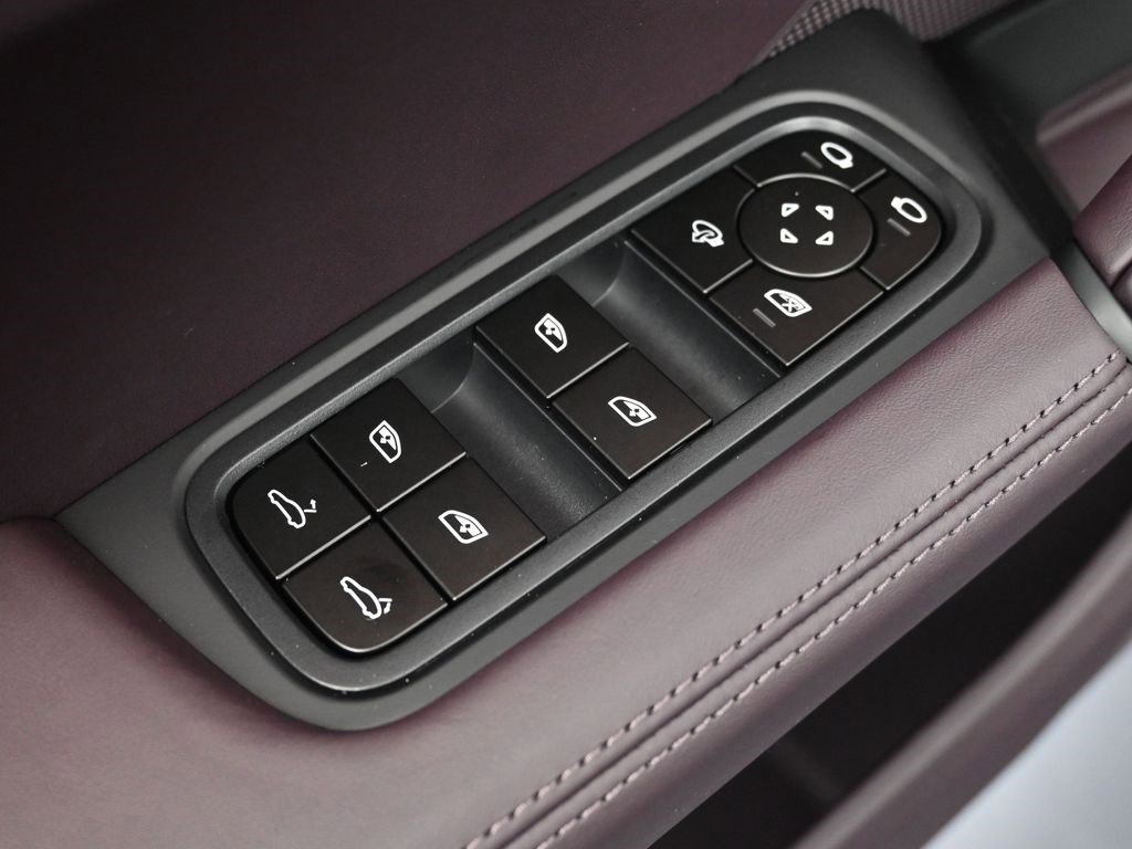 New 2026 Porsche Cayenne Coupe image 19