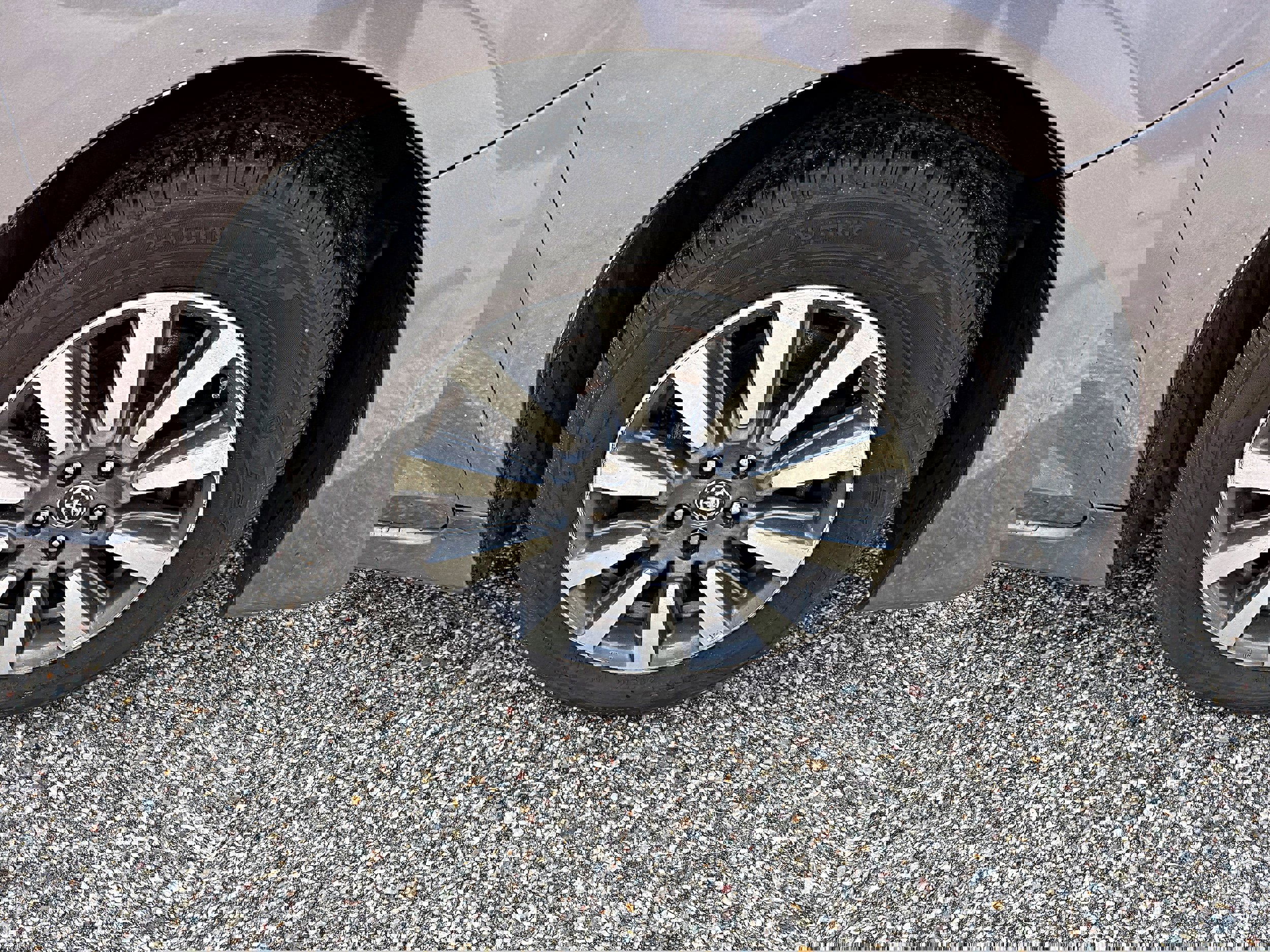 Used 2020 Toyota Sienna XLE w/ Carpet Mat Package image 11