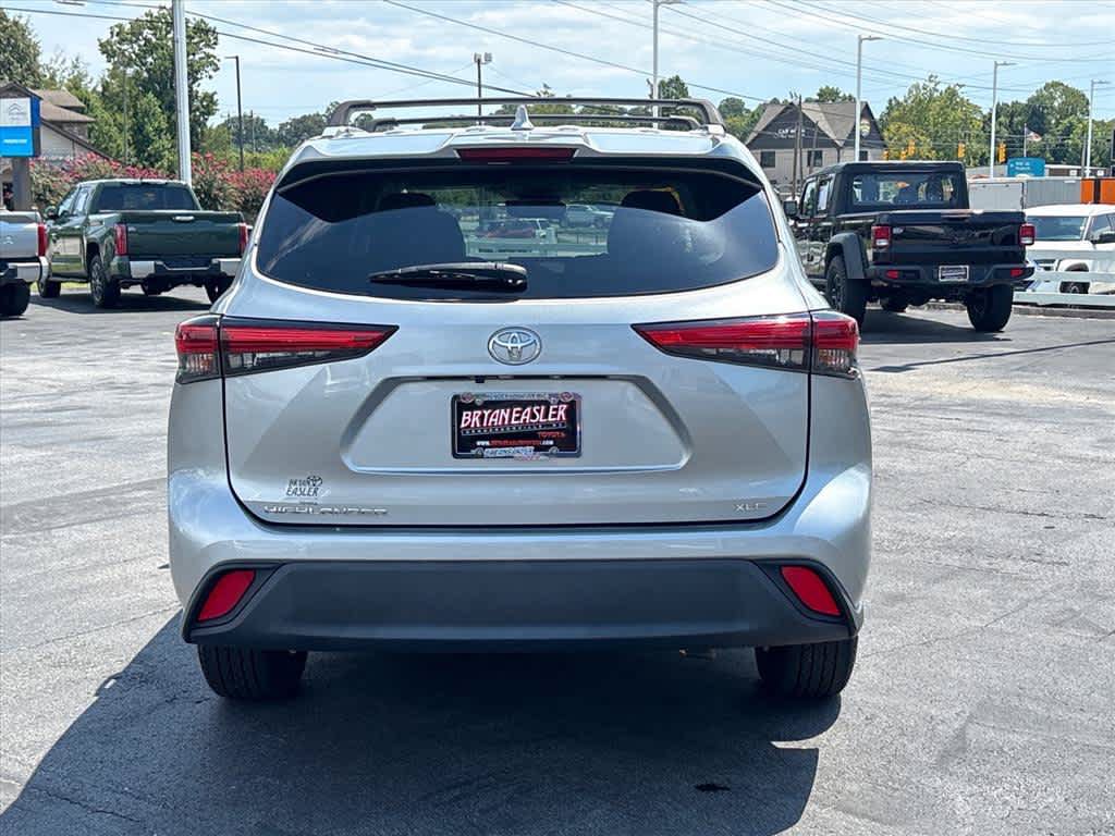 Used 2023 Toyota Highlander XLE FWD image 27