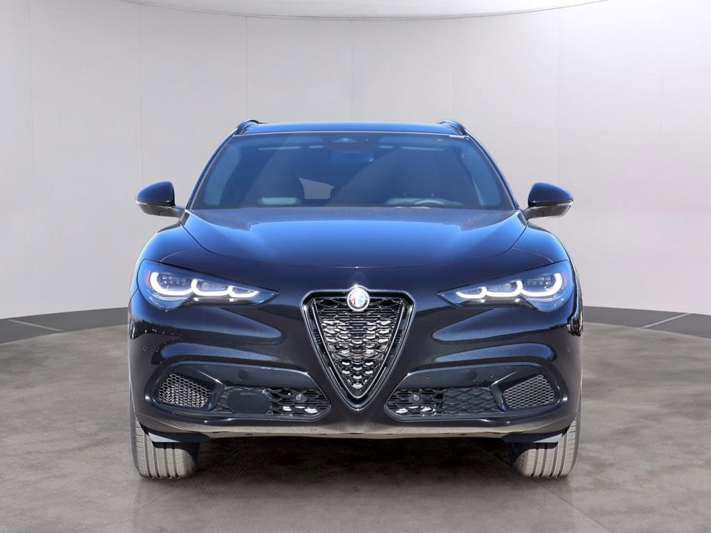 New 2025 Alfa Romeo Stelvio Sprint image 2