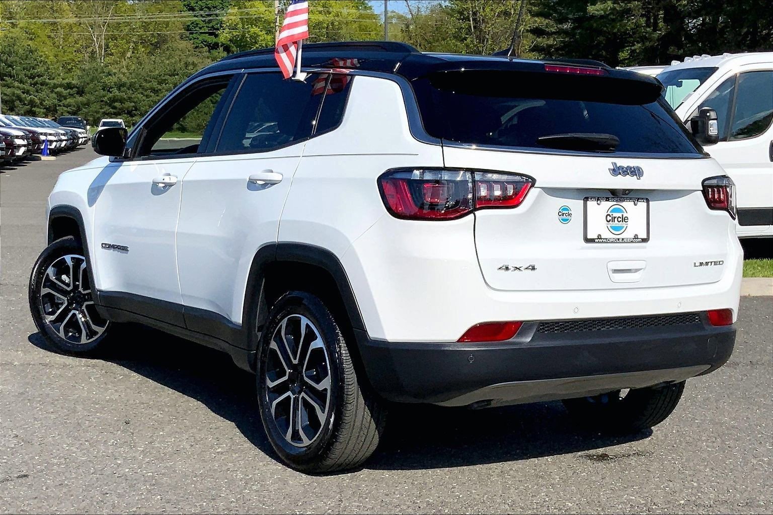 Certified 2024 Jeep Compass Limited w/ Sun and Sound Group AWD/4WD image 11