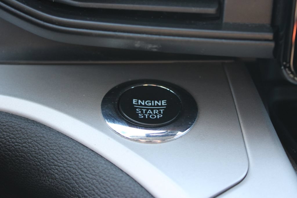 Used 2023 Ford Explorer XLT AWD/4WD image 41
