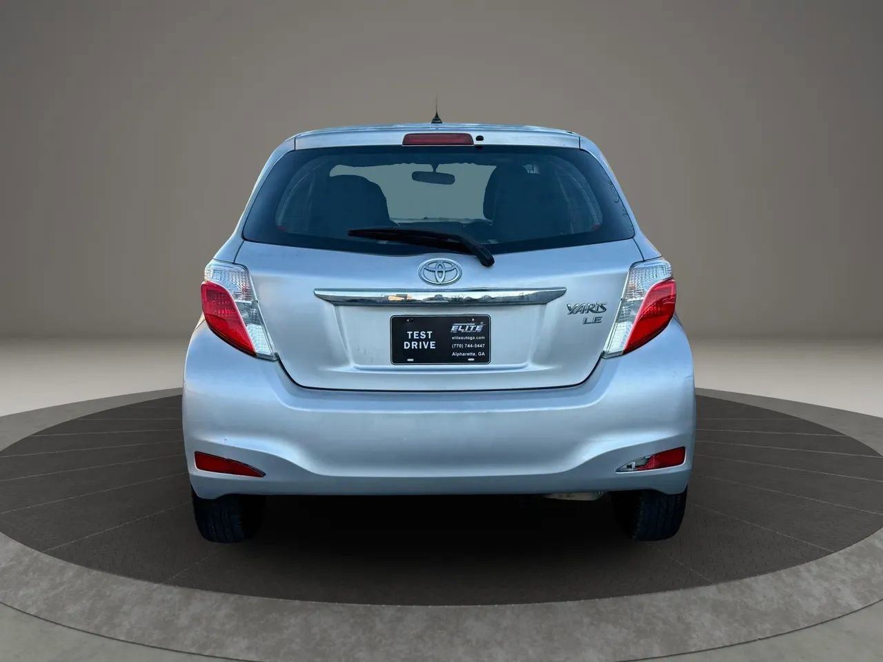 Used 2013 Toyota Yaris LE image 5