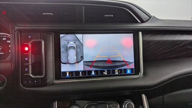 Used 2021 GMC Yukon XL Denali w/ Denali Premium Package image 33