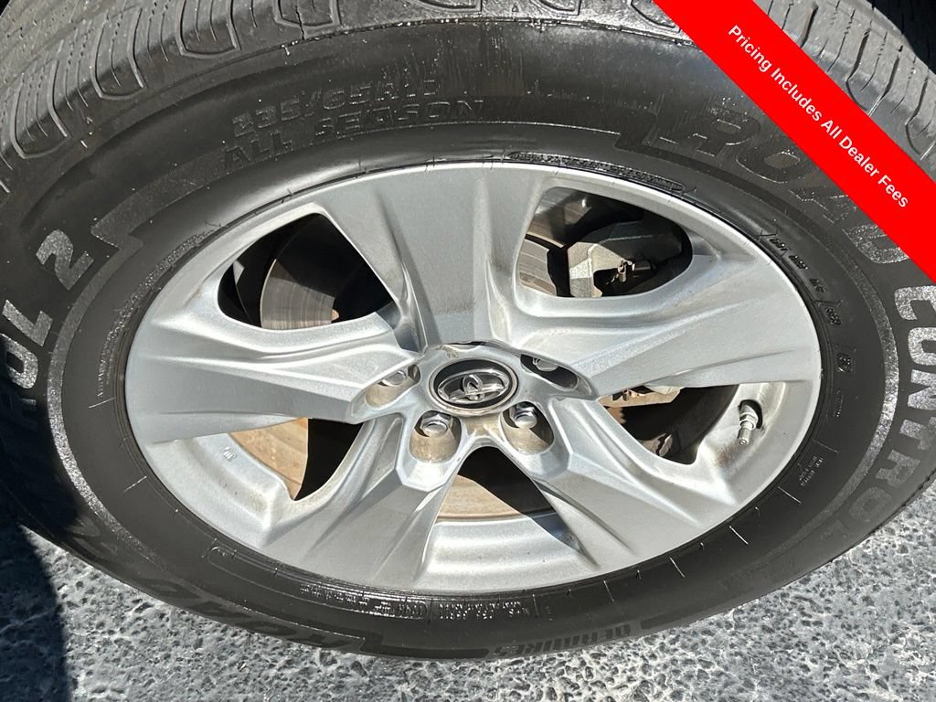 Used 2019 Toyota RAV4 XLE w/ Convenience Package AWD/4WD image 2