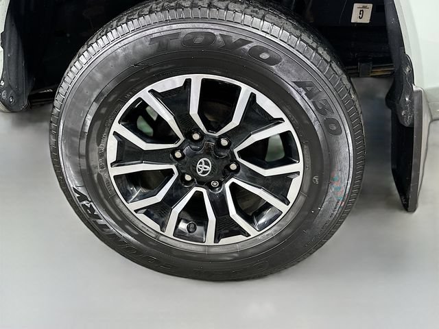 Used 2022 Toyota Tacoma TRD Sport w/ Technology Package AWD/4WD image 27