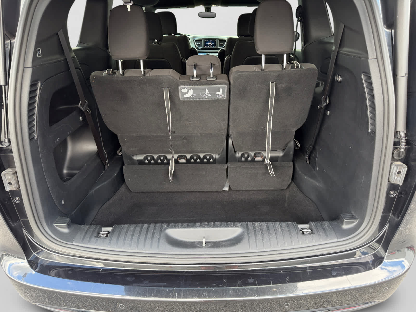 Used 2020 Chrysler Pacifica Touring w/ S Appearance Package FWD image 18