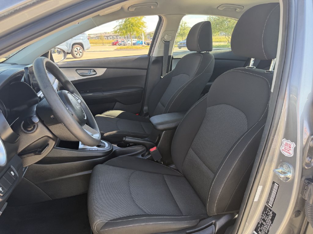 Used 2022 Kia Forte LXS FWD image 24