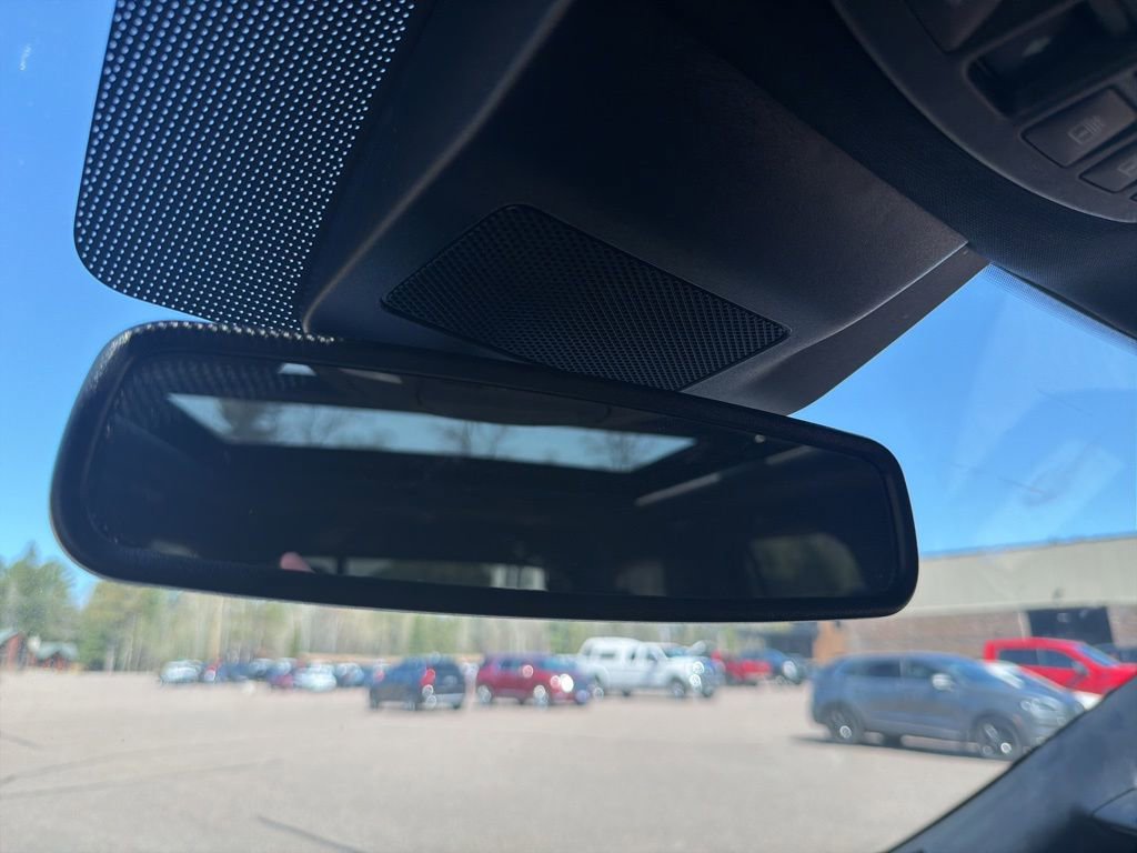 Used 2020 Ford Expedition XLT w/ Equipment Group 202A AWD/4WD image 29