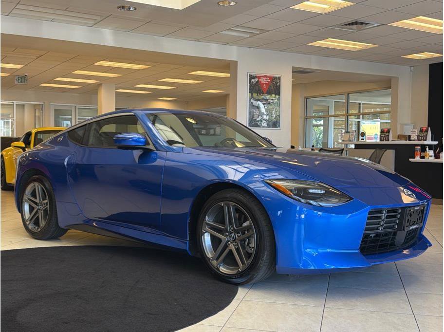 Used 2025 Nissan Z Sport w/ Floor Mat Package RWD image 3