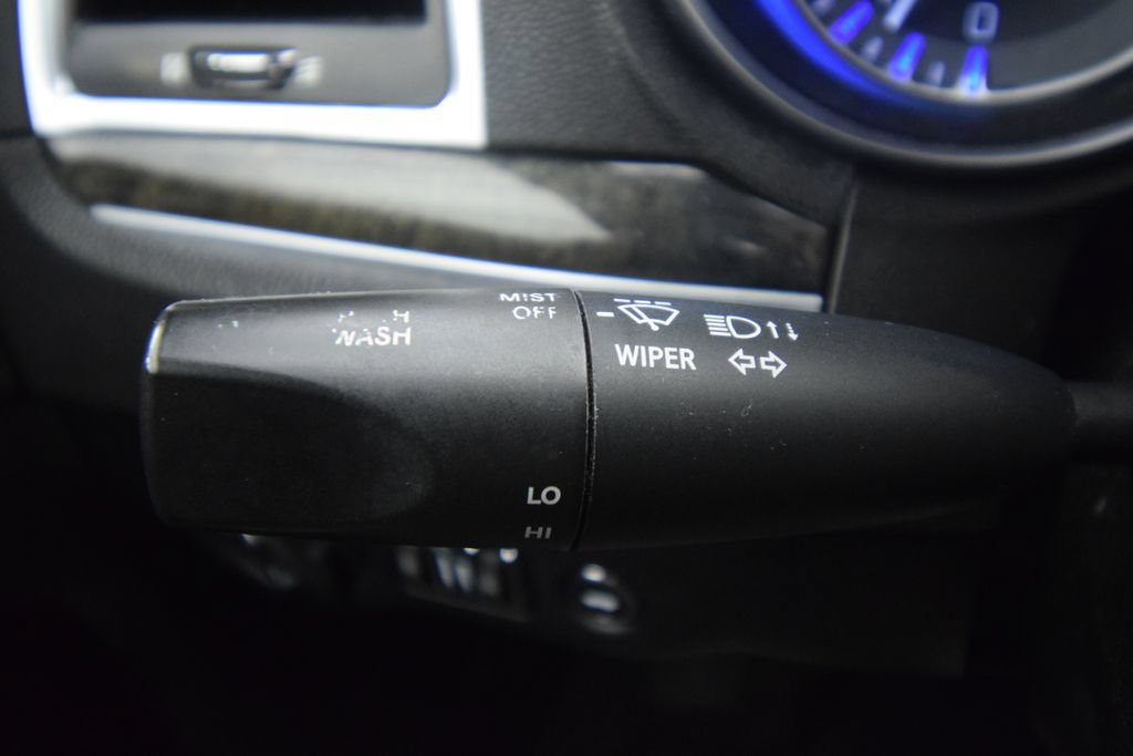 Used 2016 Chrysler 300 C AWD/4WD image 31
