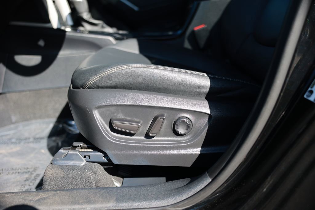 Used 2024 Toyota Corolla Cross XLE w/ Convenience Package image 18