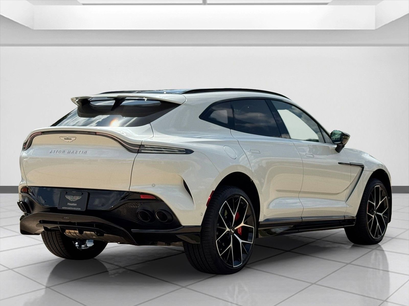 Used 2025 Aston Martin DBX 707 image 9
