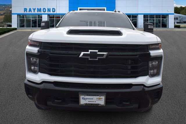 Used 2025 Chevrolet Silverado 2500 Custom w/ Custom Value Package image 8