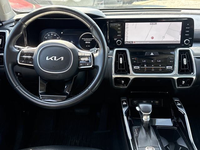 Used 2023 Kia Sorento SX FWD image 4