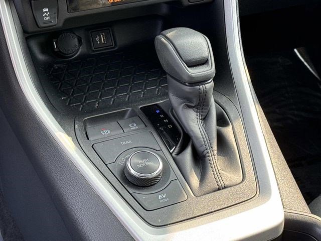 Used 2025 Toyota RAV4 XLE image 22