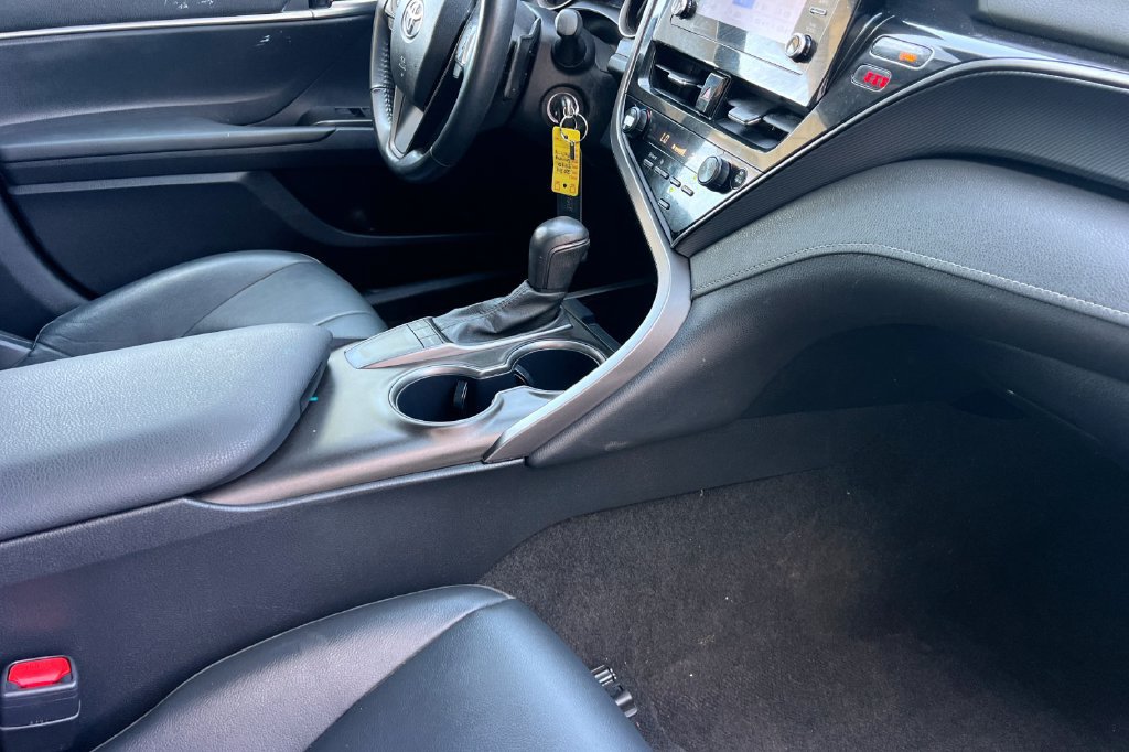 Used 2024 Toyota Camry SE FWD image 17