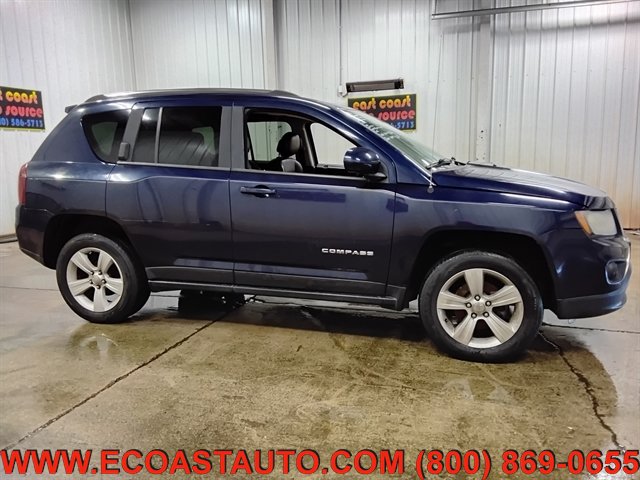 Used 2015 Jeep Compass Latitude AWD/4WD image 2