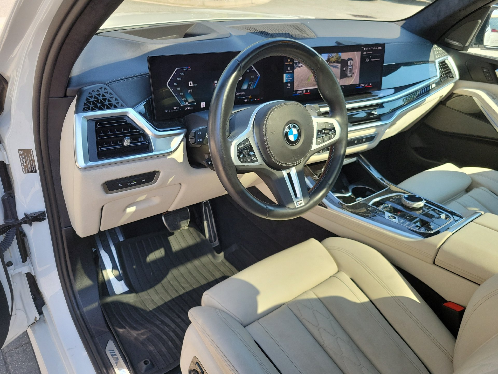 Used 2025 BMW X7 M60i AWD/4WD image 28