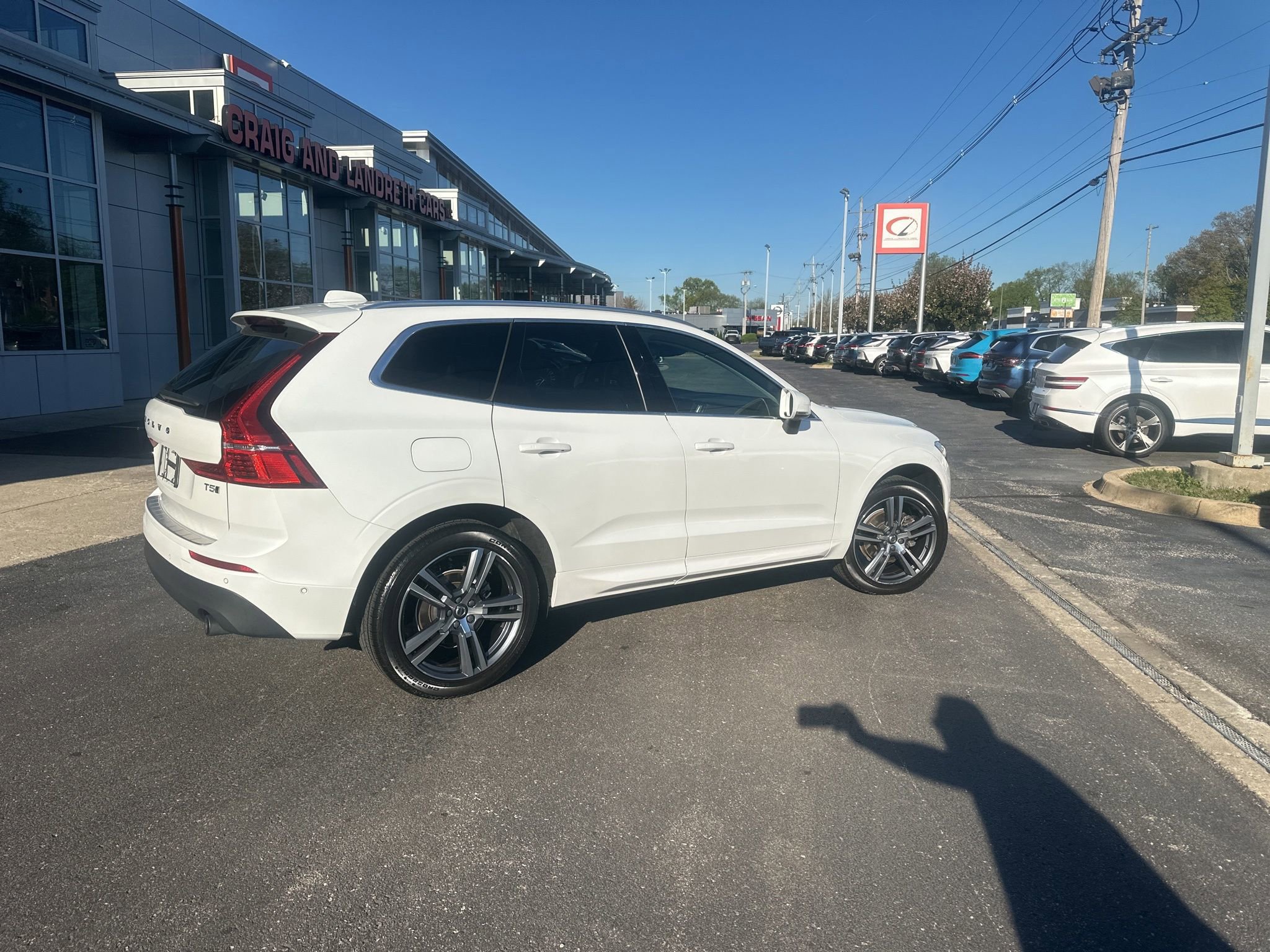 Used 2018 Volvo XC60 T5 Momentum w/ Convenience Package video 2