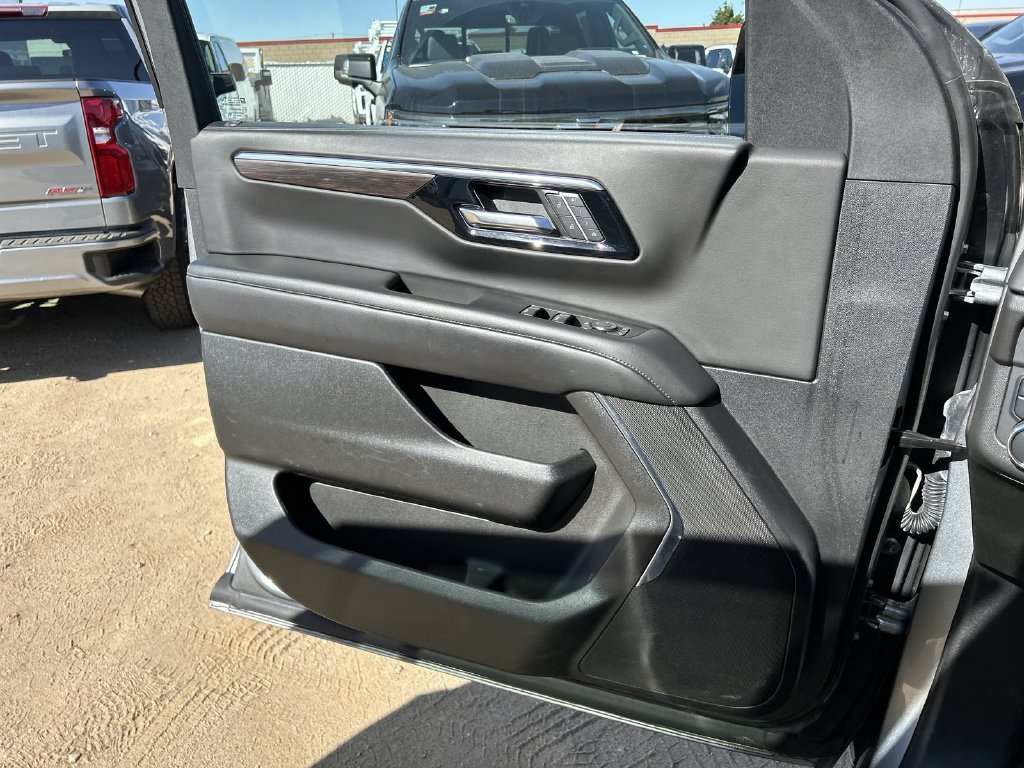 Certified 2025 Chevrolet Suburban LT AWD/4WD image 20