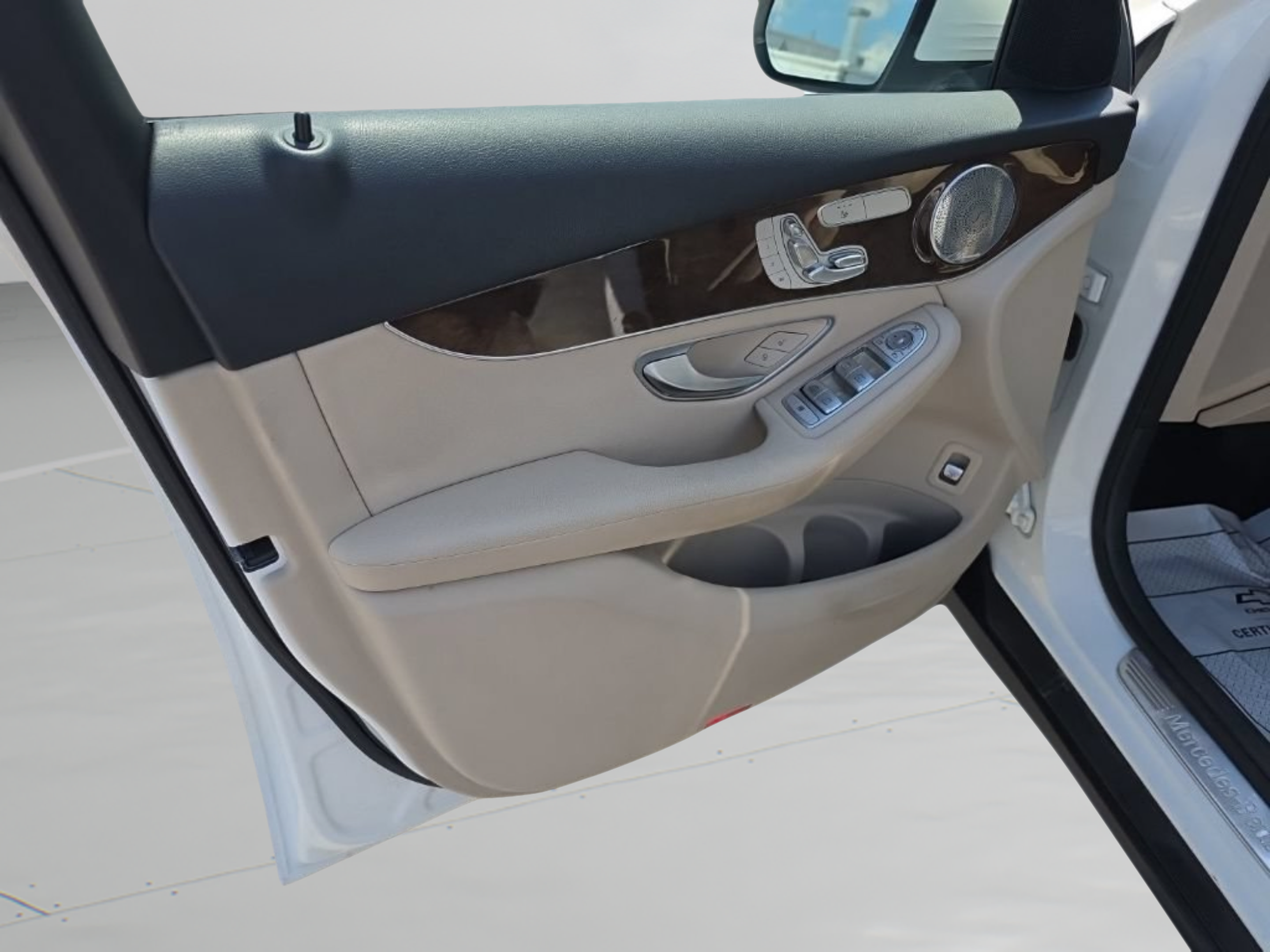 Used 2017 Mercedes-Benz GLC 300 image 12
